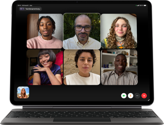 iPad Air, befestigt am Magic Keyboard, Schwarz, Gruppen FaceTime Anruf auf dem Display
